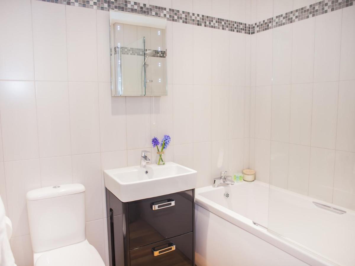 Henge House, Sarsen Apartment Bath Bagian luar foto